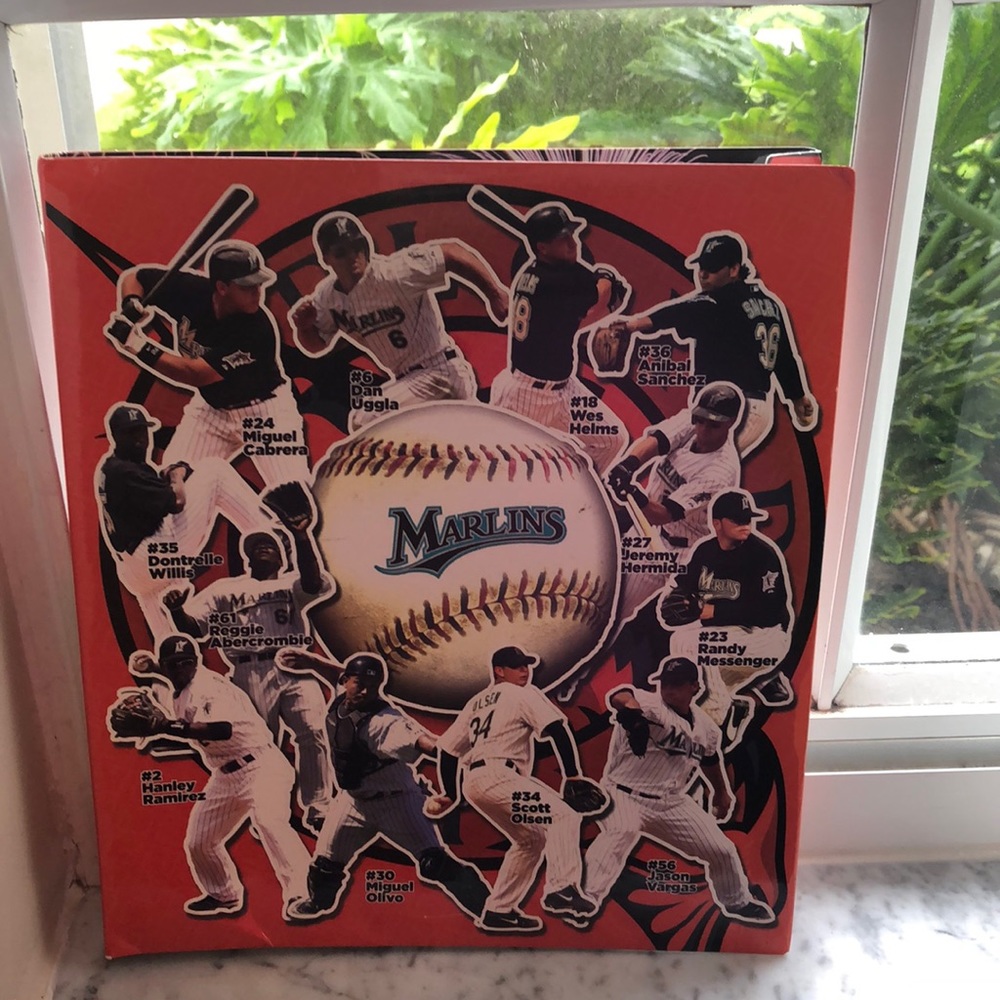 Marlins Paper Binder